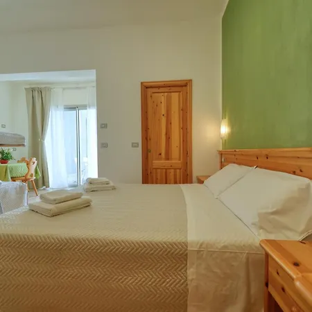 Da Mirella Pensionat 4*