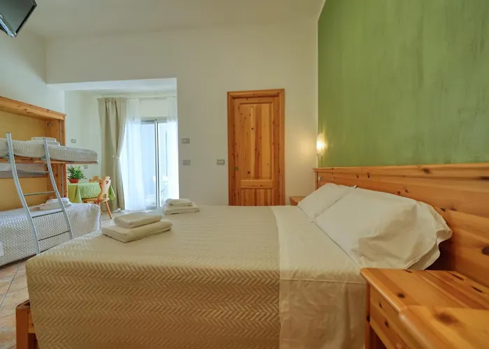 Da Mirella Pensión 4*